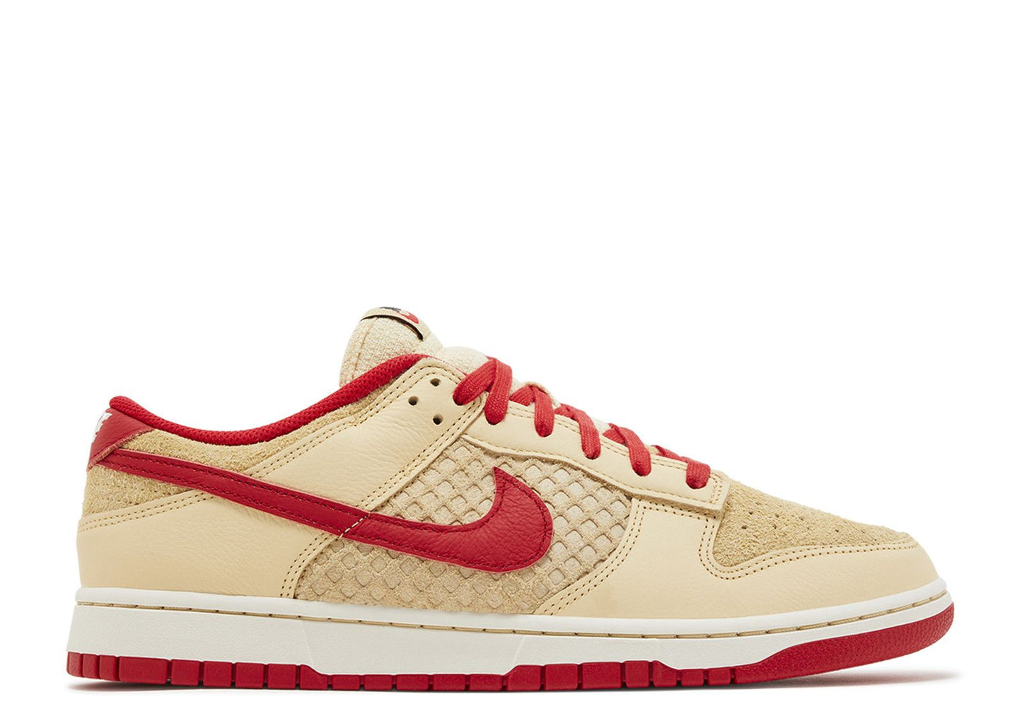 Dunk Low Strawberry Waffle